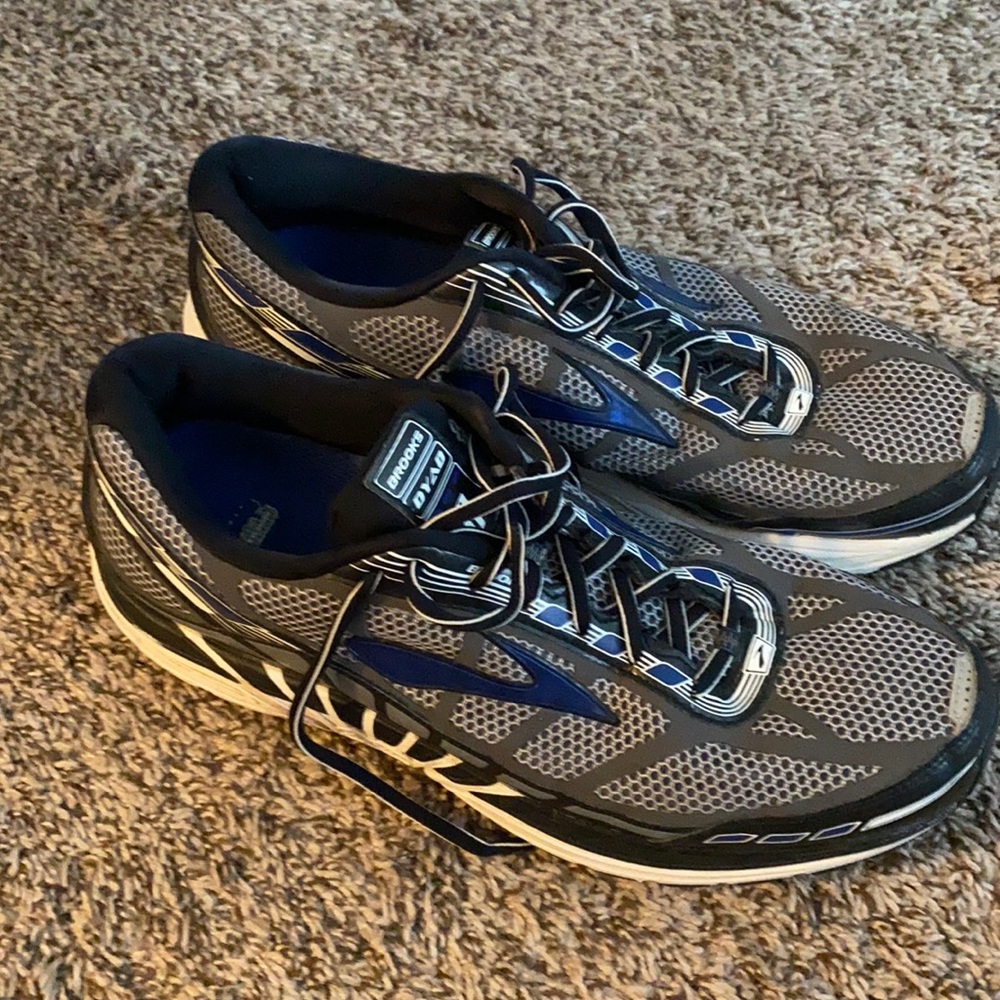 Brooks Dyad Running Shoes